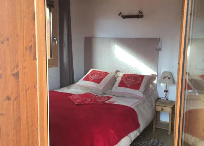 1300m Le Praz Le Freney Soluna شاليه *