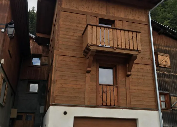 1300m Le Praz Le Freney Soluna شاليه *